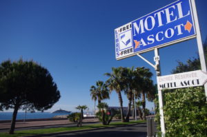Le Motel Ascot est situé en bord de mer de Cagnes